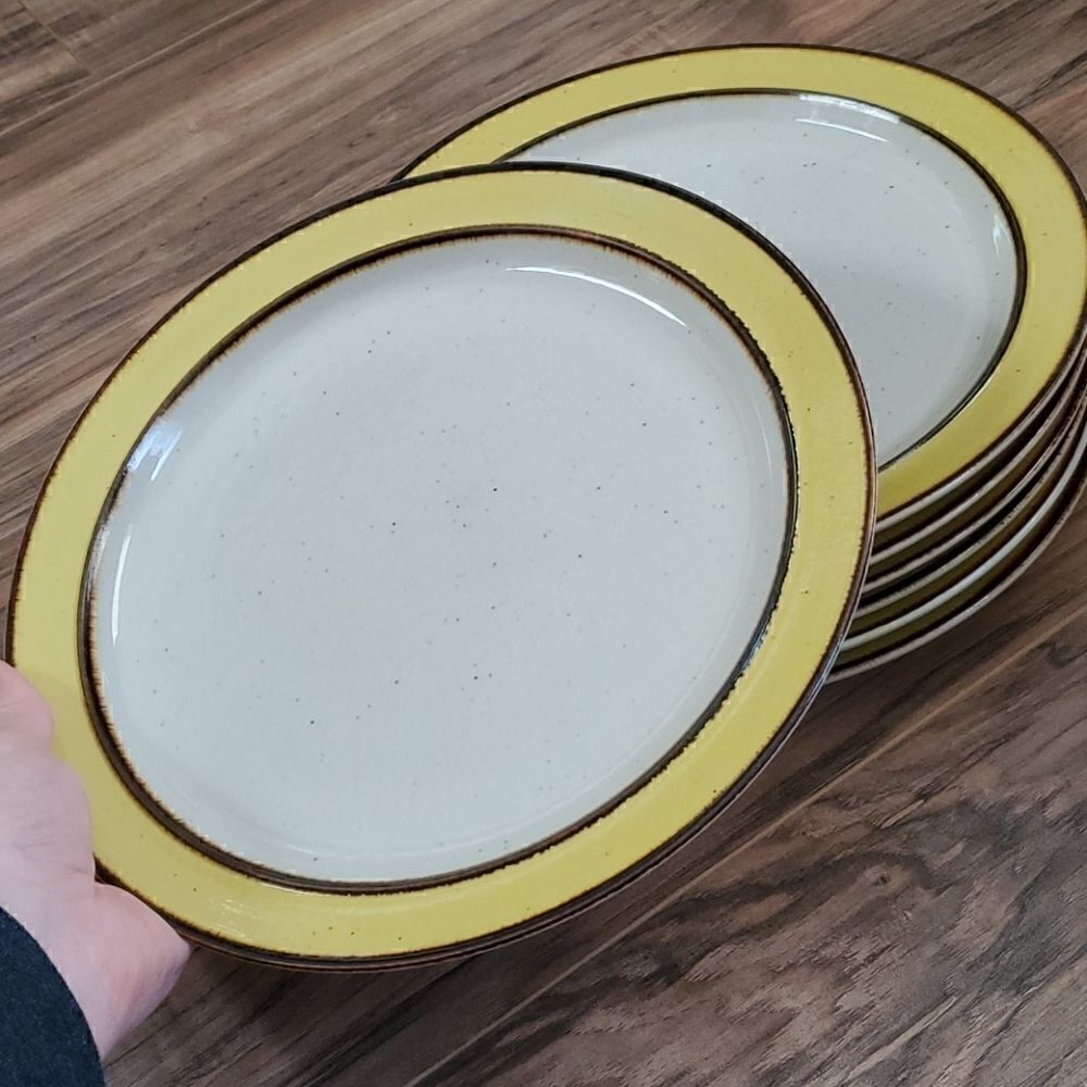 Rainbow Stoneware | 659 Citron Dinner Plates